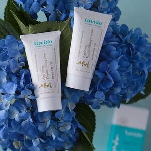 NEW - Lavido - Age away hydrating cream